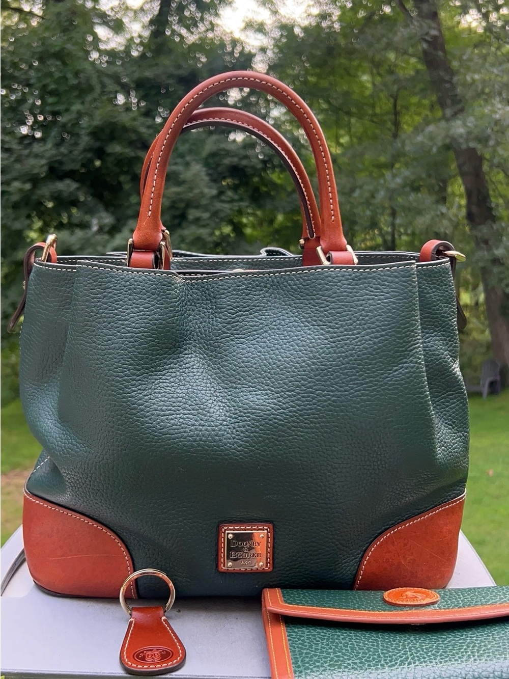 DOONEY & BOURKE LARGE PEBBLE GRAIN BRENNA TOTE BAG AND VINTAGE CARINA INTL LEATH